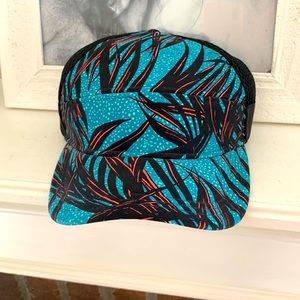 Lululemon Dash & Splash Cap - Palm Lace Tofino Teal Grapefruit